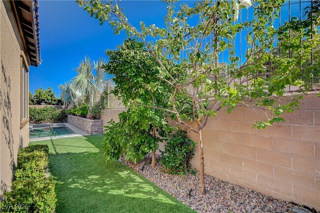 Building Photo - 3943 Reyes Ave