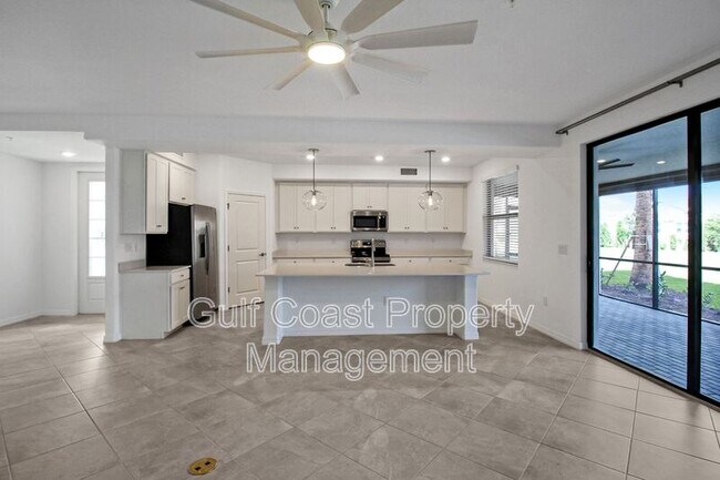Building Photo - 5703 N Honore Ave