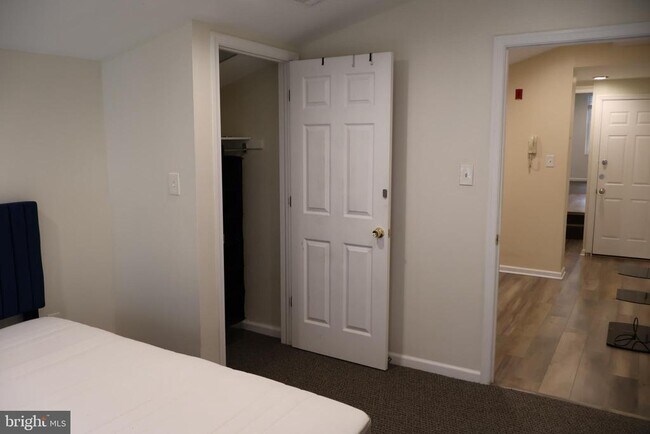 Building Photo - 33 S 19th St