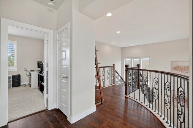 Building Photo - 26 Argosy Bend Pl