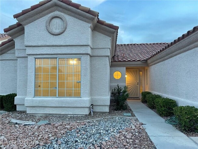 Primary Photo - 4817 Crimson Glory Ln