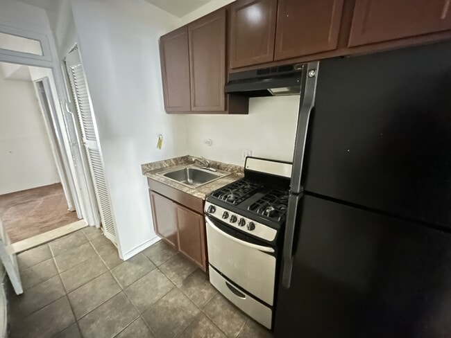 Building Photo - 1601 18th St SE