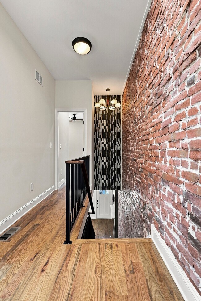 Building Photo - 2409 N 33rd St