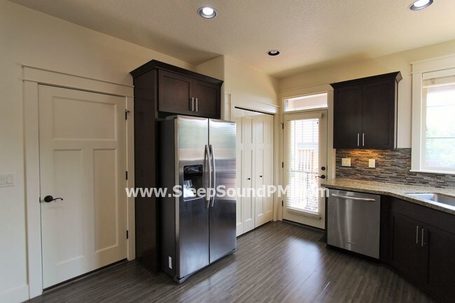 Building Photo - 16298 NW Rosetta St