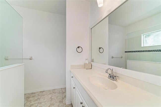 Building Photo - 4650 Woodbrook Dr