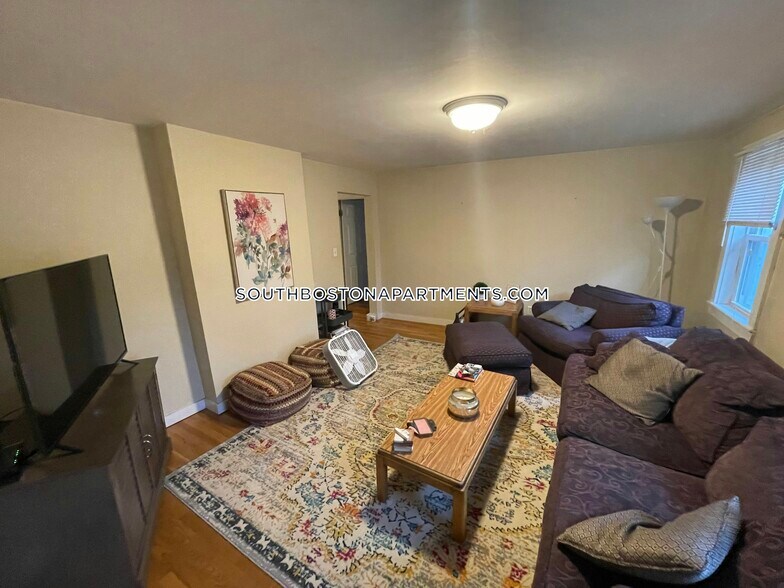 Building Photo - 266 Gold St