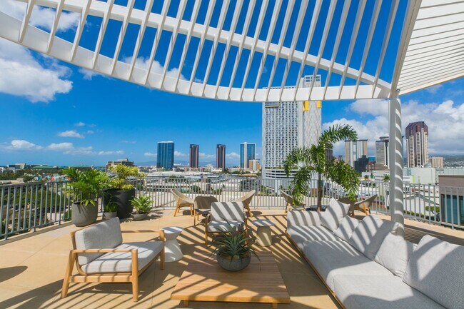 Building Photo - KOULA 2b2b1pkg Ready to Move In!