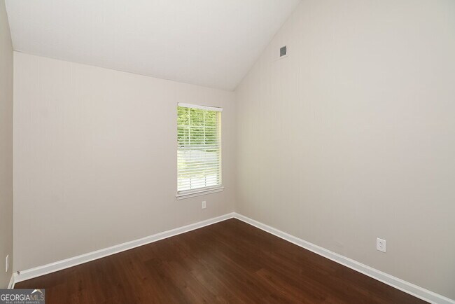 Building Photo - 3234 Diamond Blf