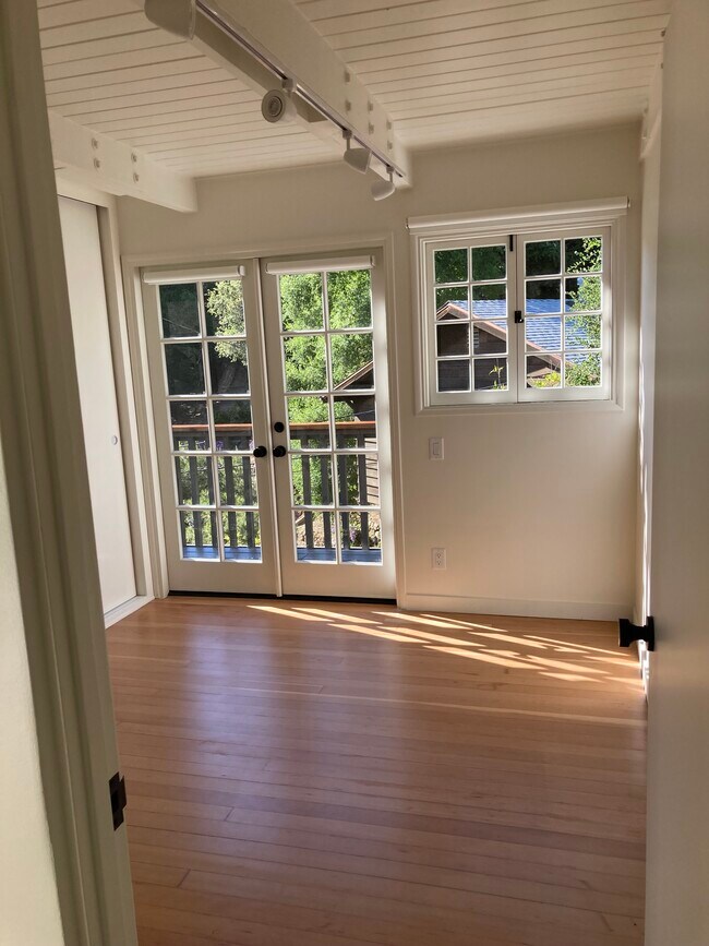 Building Photo - 10250 Seabury Ln