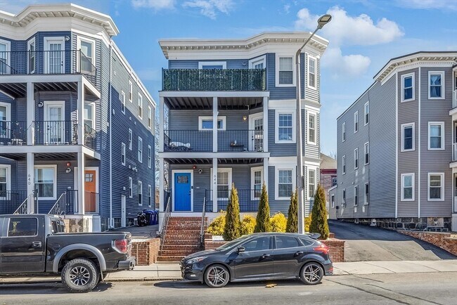 Building Photo - 644 Adams St