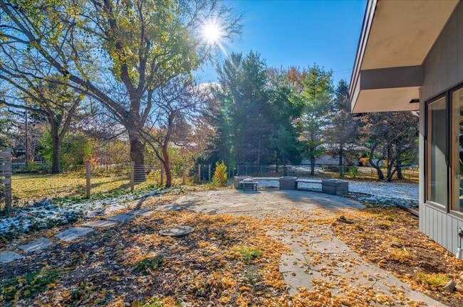 Building Photo - 5601 Russett Rd