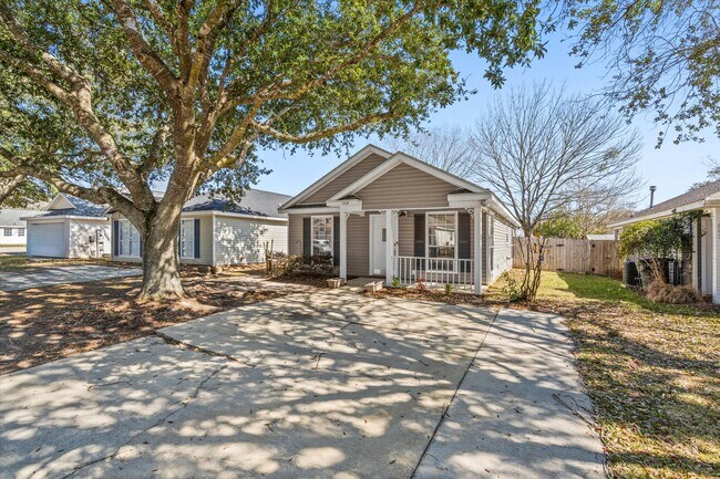 Building Photo - 605 Westchase Ct S