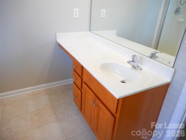 Building Photo - 1018 Fountainbrook Dr