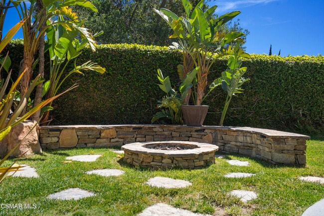 Building Photo - 1004 Lambourne Pl