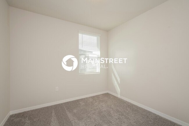 Building Photo - 3 Bedroom Pet-Friendly Home in St. Cloud, FL with Main Street Renewal