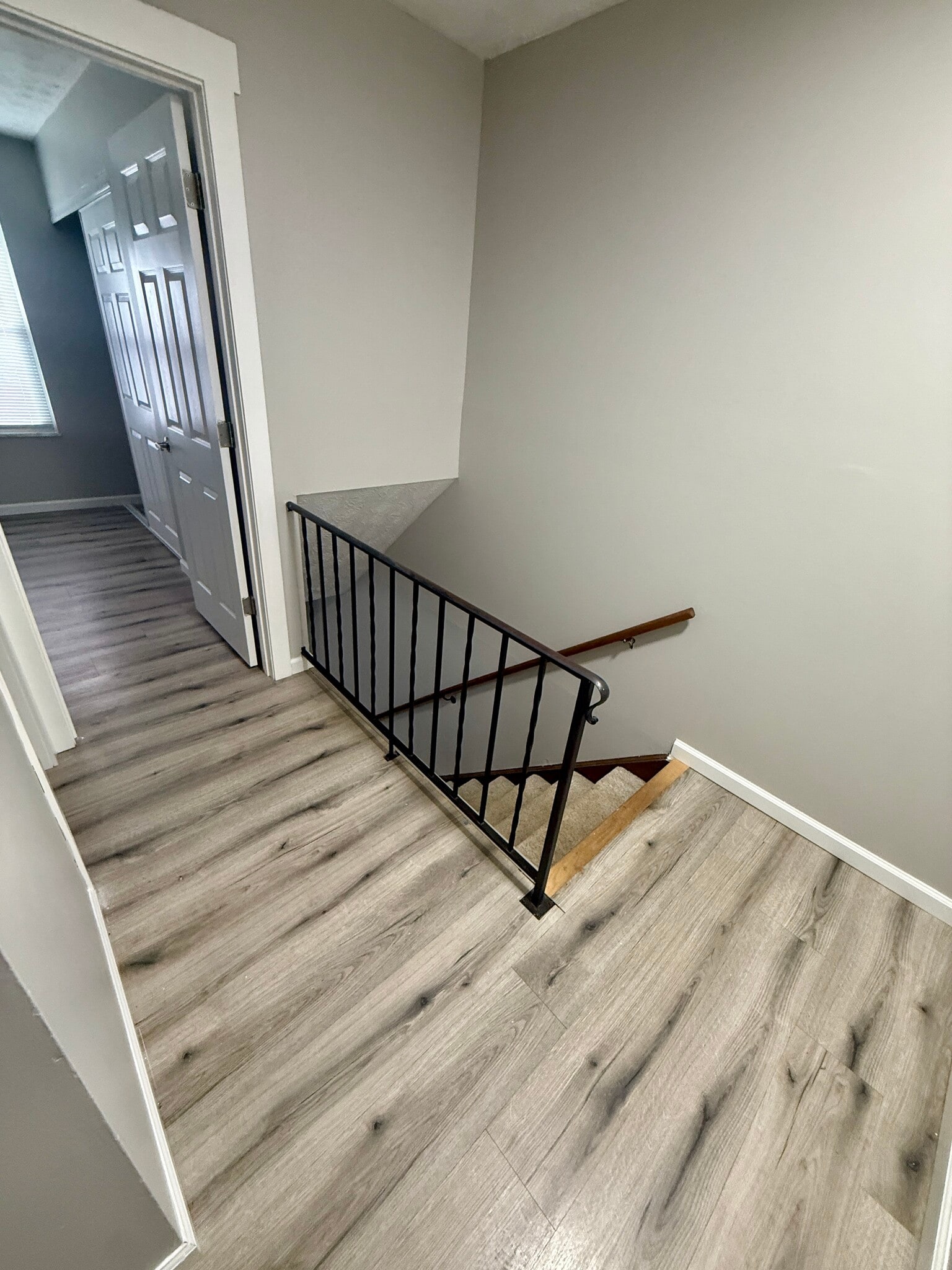 Building Photo - 5584 Chatford Dr