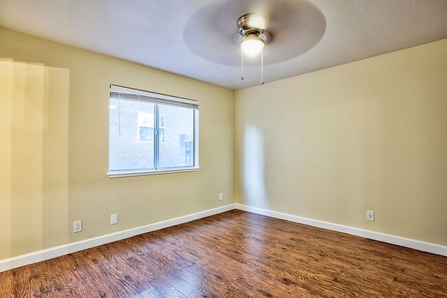 Building Photo - Fantastic 3 bed condo