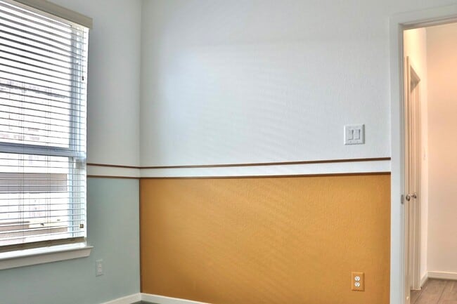 Building Photo - 17631 Carnation Gln Dr