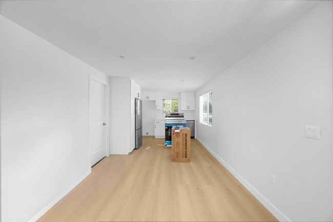 Building Photo - 3 Bedroom, 2 Bathroom Home – Near CSULB