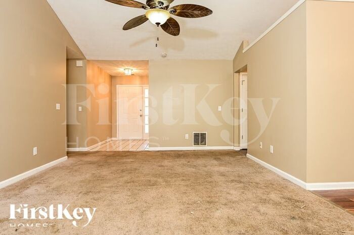 Building Photo - 265 Princeton Way