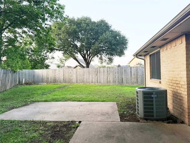 Building Photo - 4923 Kentwalk Dr