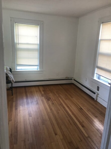 Primary Photo - 110 S Main St