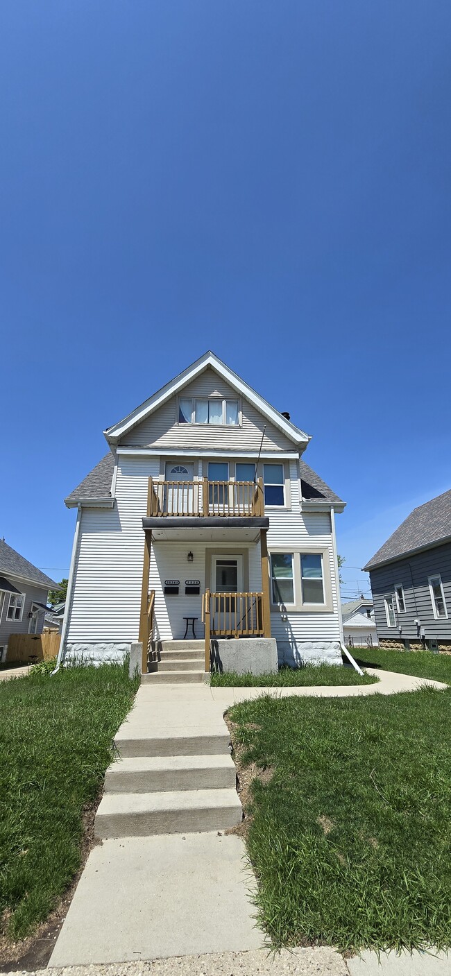 Building Photo - 3834 E Edgerton Ave