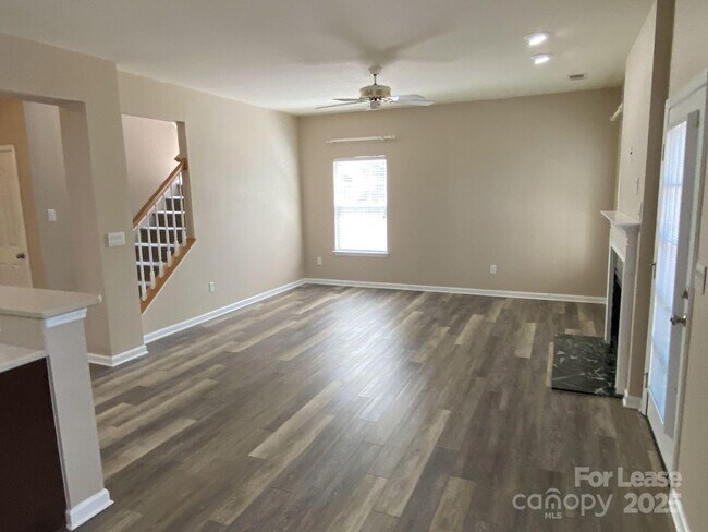 Building Photo - 14616 Eastgrove Dr