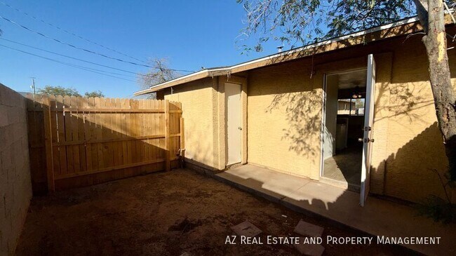 Building Photo - 1235 E Taylor St