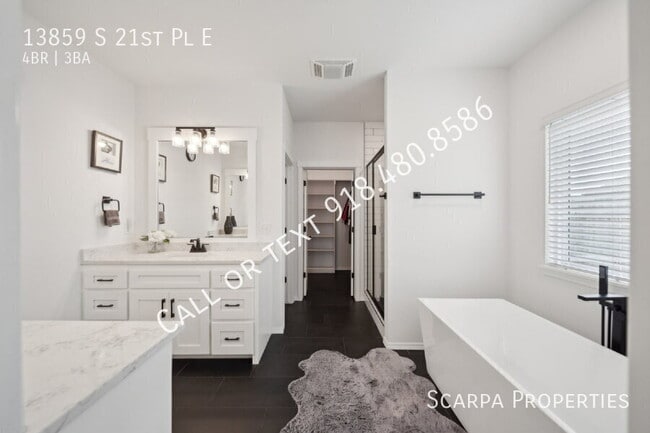 Building Photo - 13859 S 21st Pl E