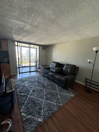 Building Photo - Cozy 1 bed 1 bath with covered, reserved p...