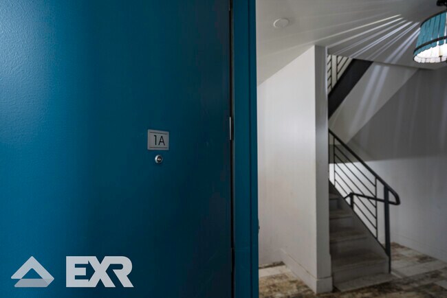 Building Photo - 55 Stanhope St