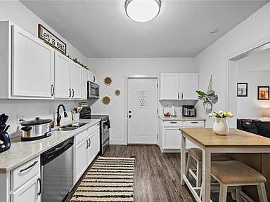 Building Photo - 1725 Army Post Rd