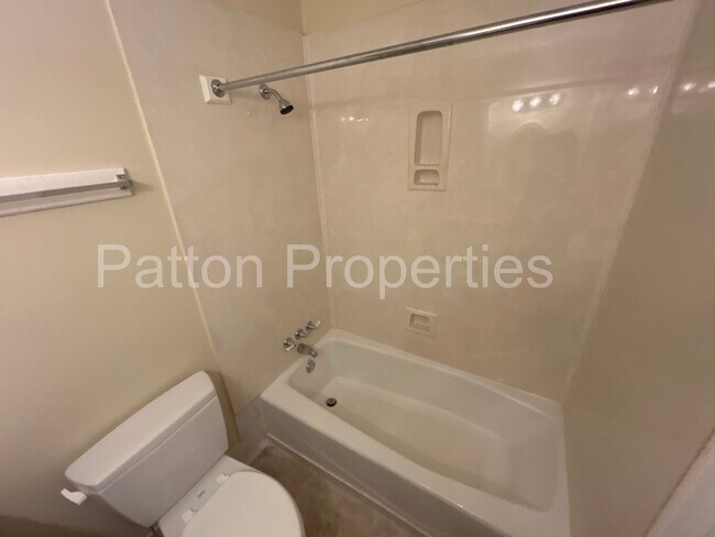 Building Photo - Saluda Gardens Home