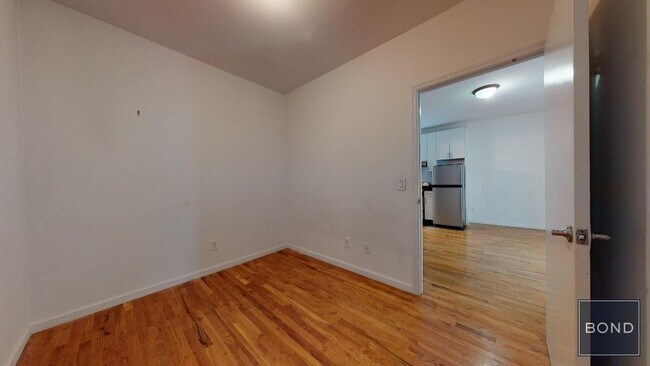 Building Photo - 441 W 51st St