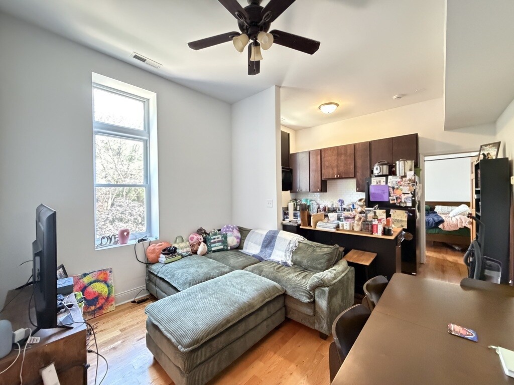 Building Photo - 4502 N Paulina St