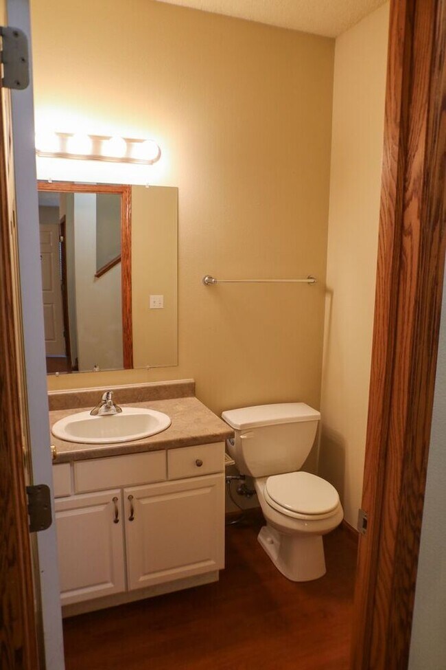 Building Photo - $2,695 | 4 Bedroom, 3.5 Bathroom Multi Flo...