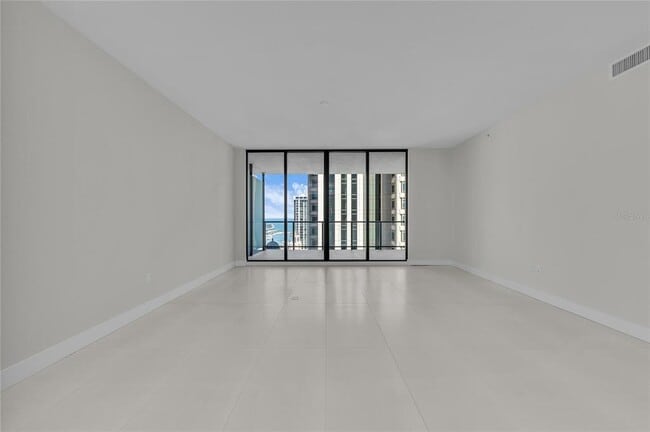 Building Photo - 275 1st Ave S