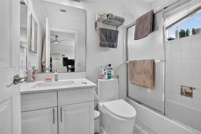 Building Photo - 981 Waterside Cir