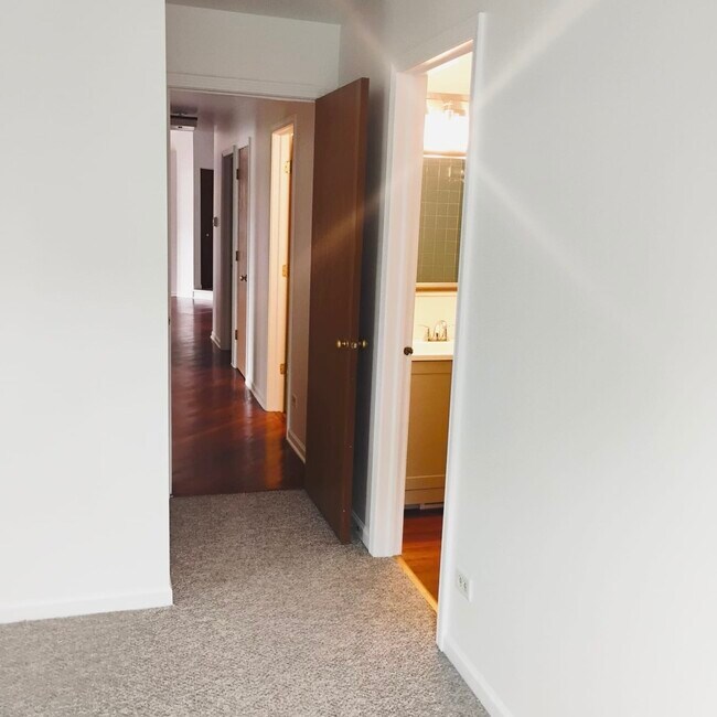 Building Photo - 1221 Ballantrae Pl