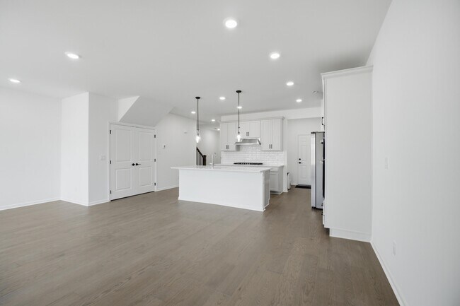 Building Photo - 5574 E Spaniel Dr