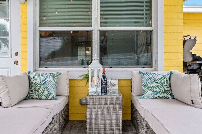 Building Photo - 6 Palmetto Dr