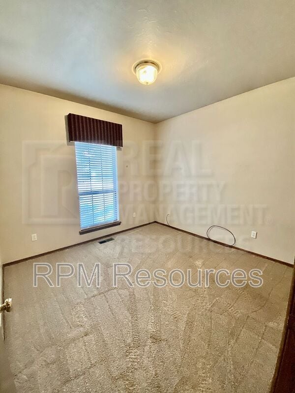 Building Photo - 216 Castle Rock Rd