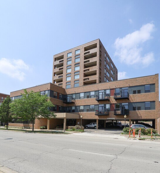 Building Photo - 880 Lee St