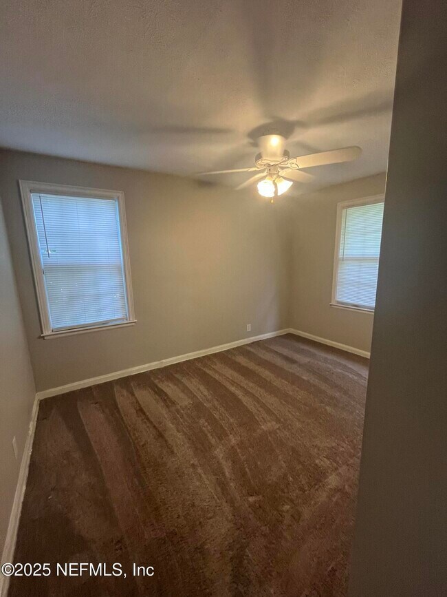 Building Photo - 4754 Sefa Cir N