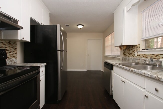 Building Photo - 4/2 Brick Home in Northeast Pensacola for ...