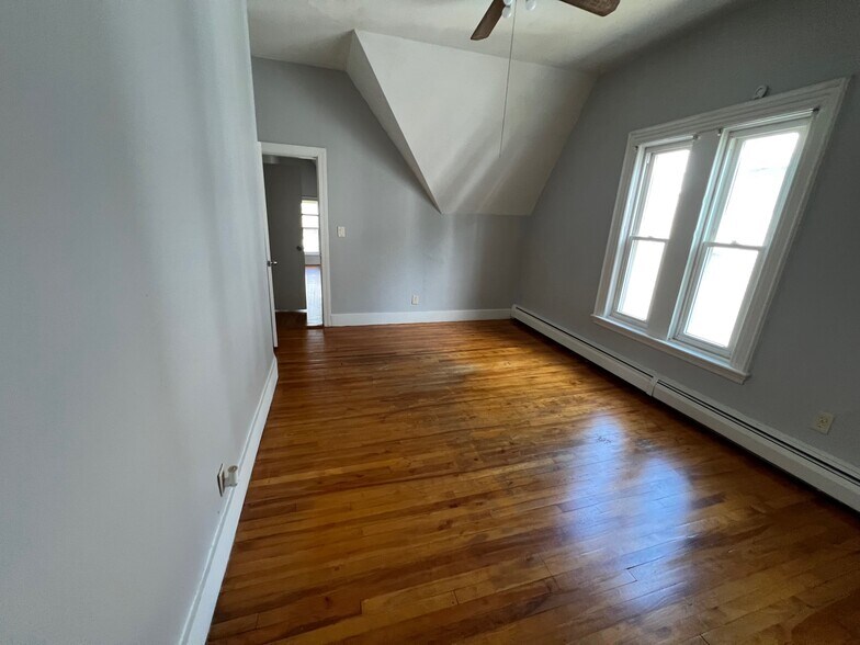 Building Photo - 17 Bowdoin St