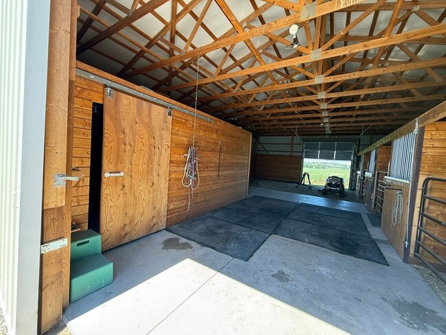 Building Photo - Dream Stevensville Horse Property on 8 acres
