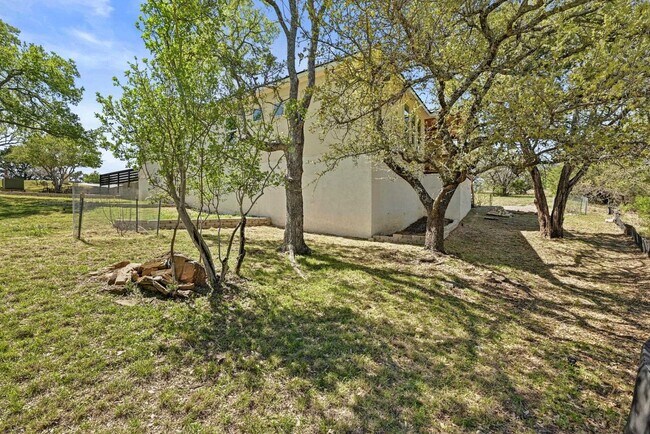 Building Photo - 104 Desert Rose S