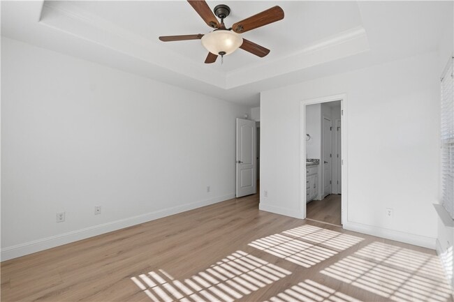 Building Photo - 551 Dogwood St